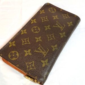 Louis Vuitton Zippy Wallet